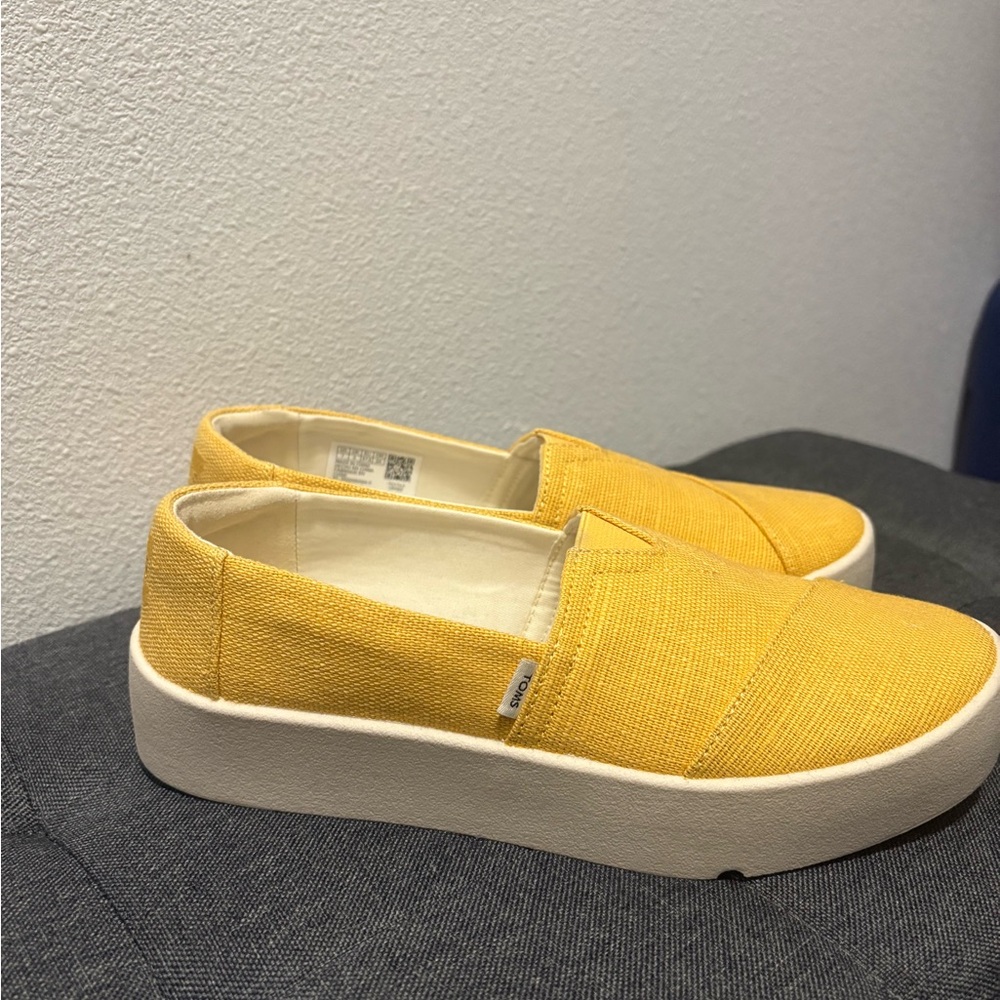TOMS Yellow Platform Slip-On Canvas Shoes. ALL REASONABLE OFFERS ACCEPTED!